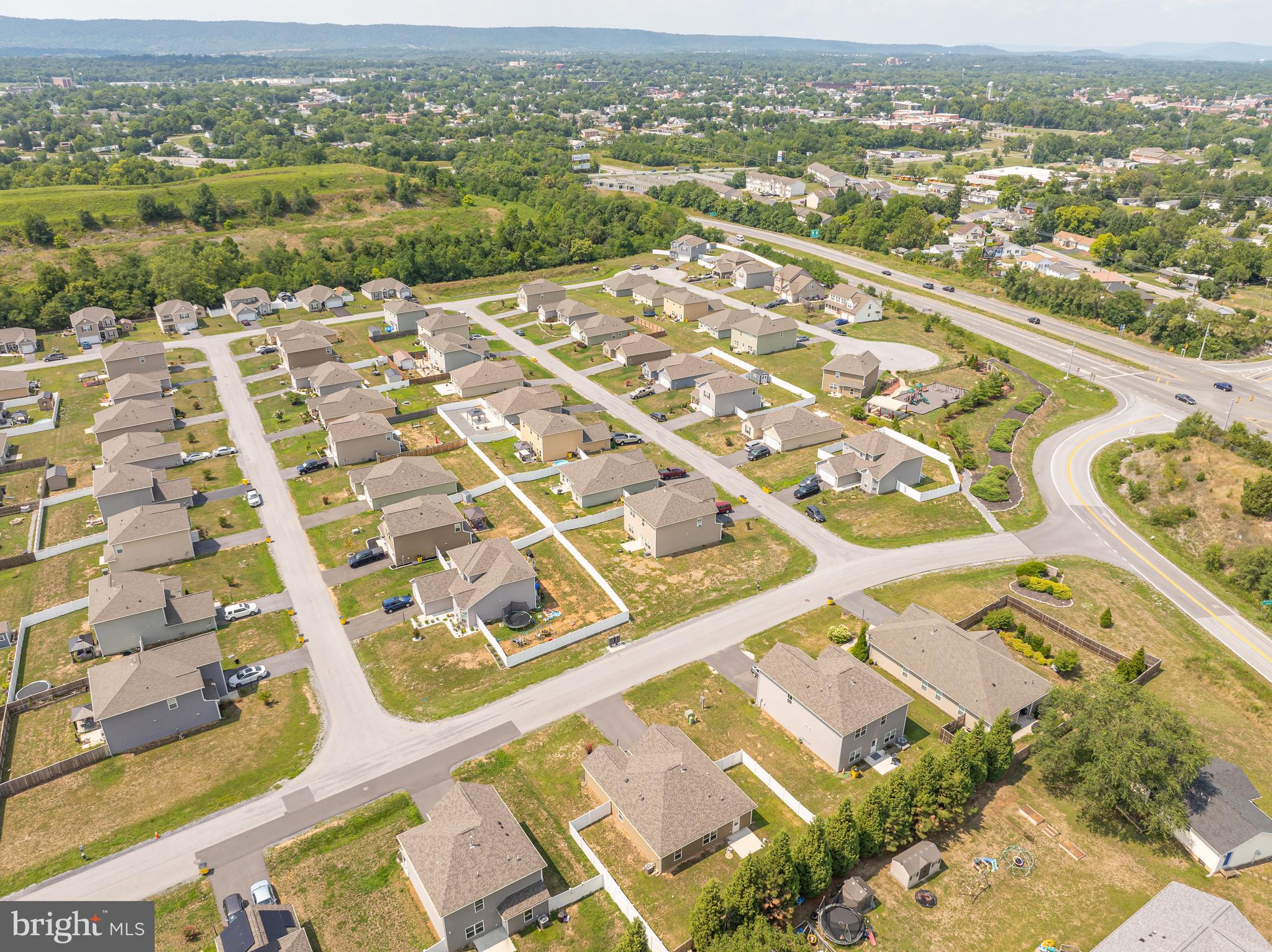 MCGINNIS POINT - Residential