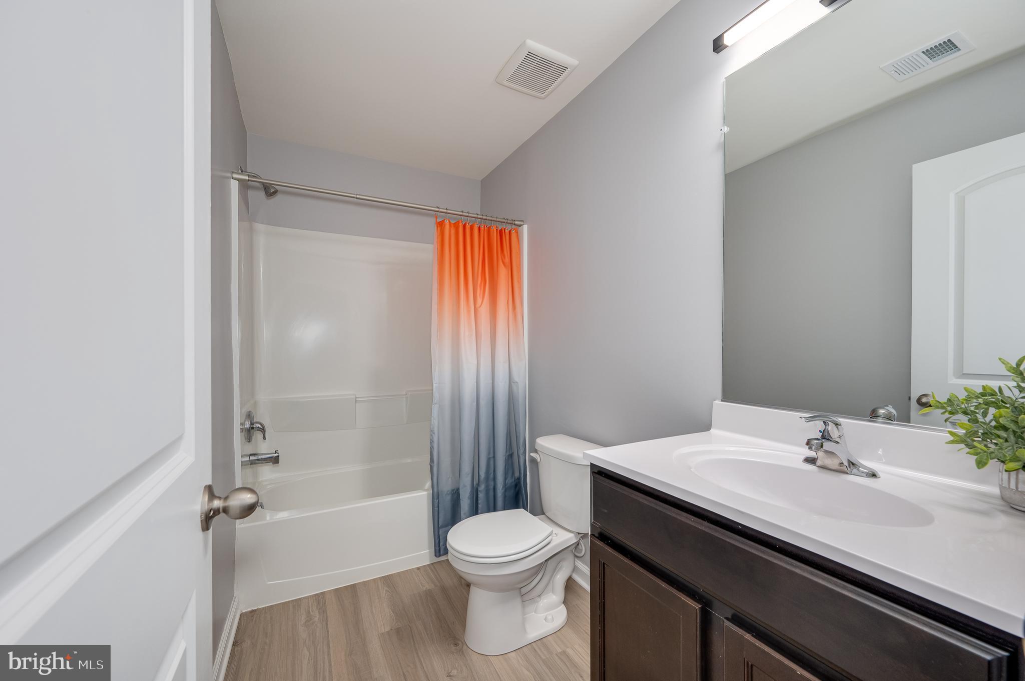 MCGINNIS POINT - Residential