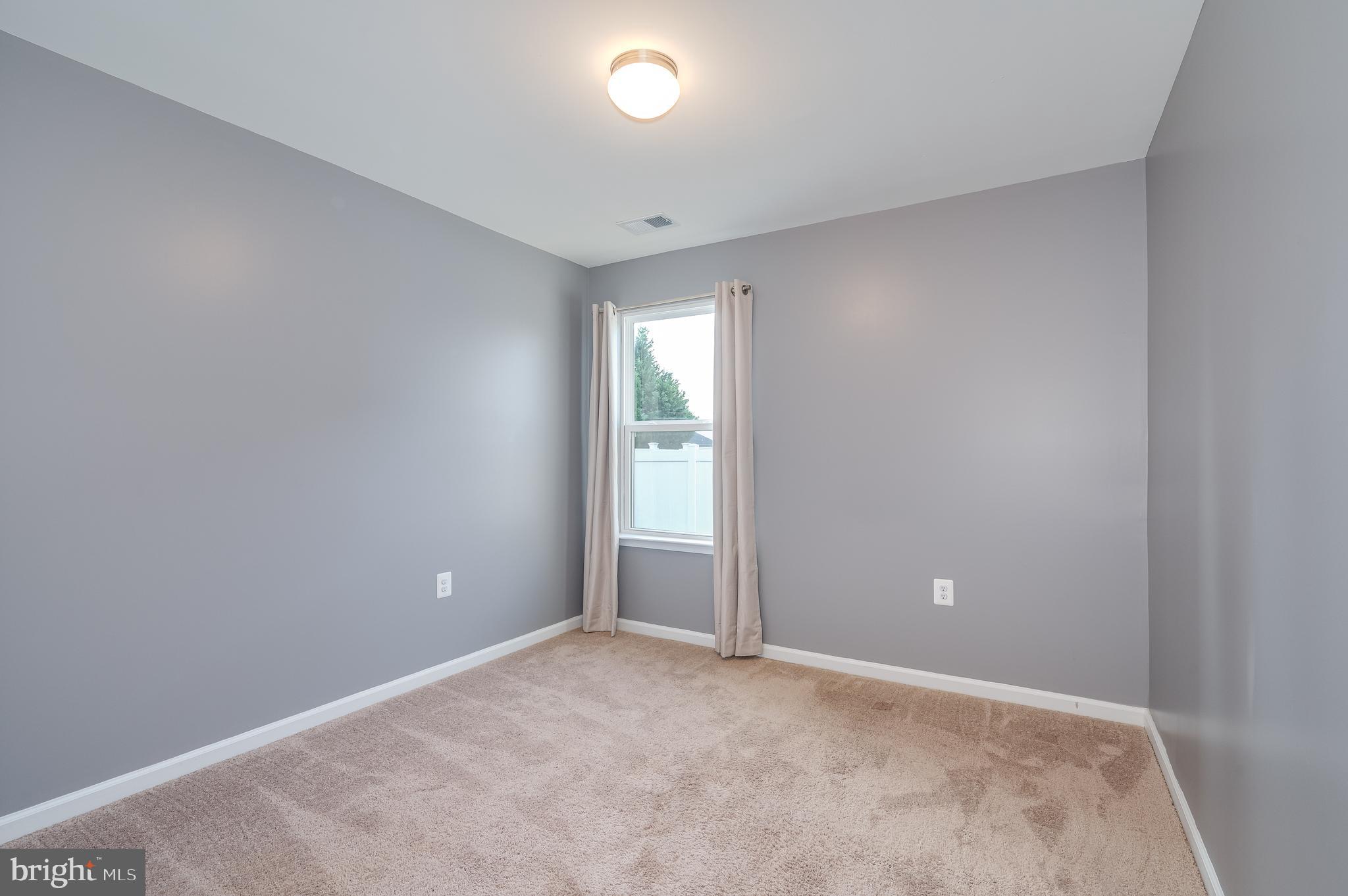 MCGINNIS POINT - Residential