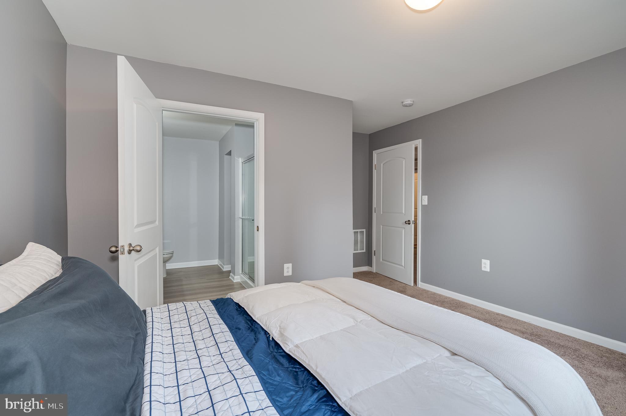 MCGINNIS POINT - Residential