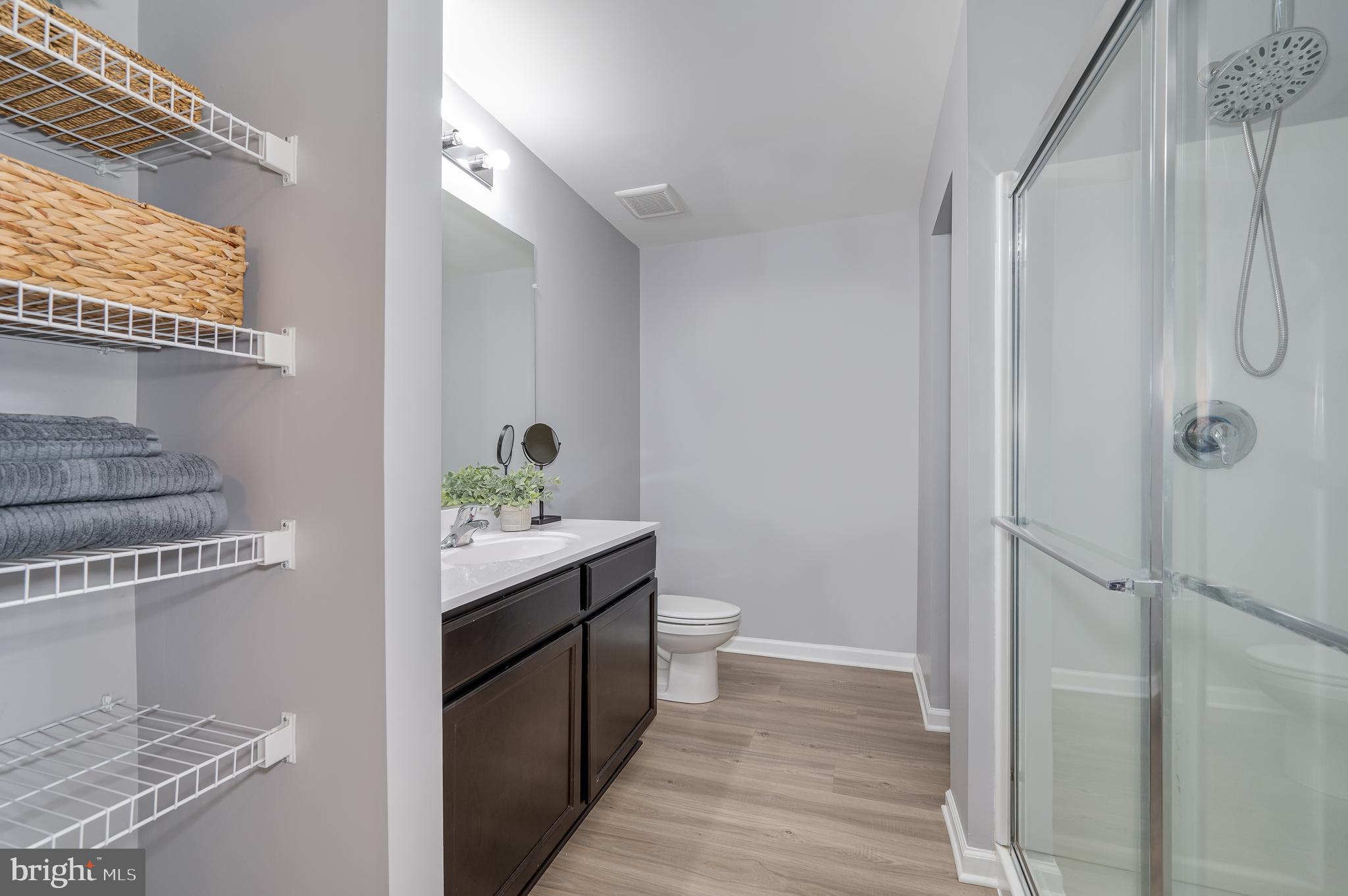 MCGINNIS POINT - Residential