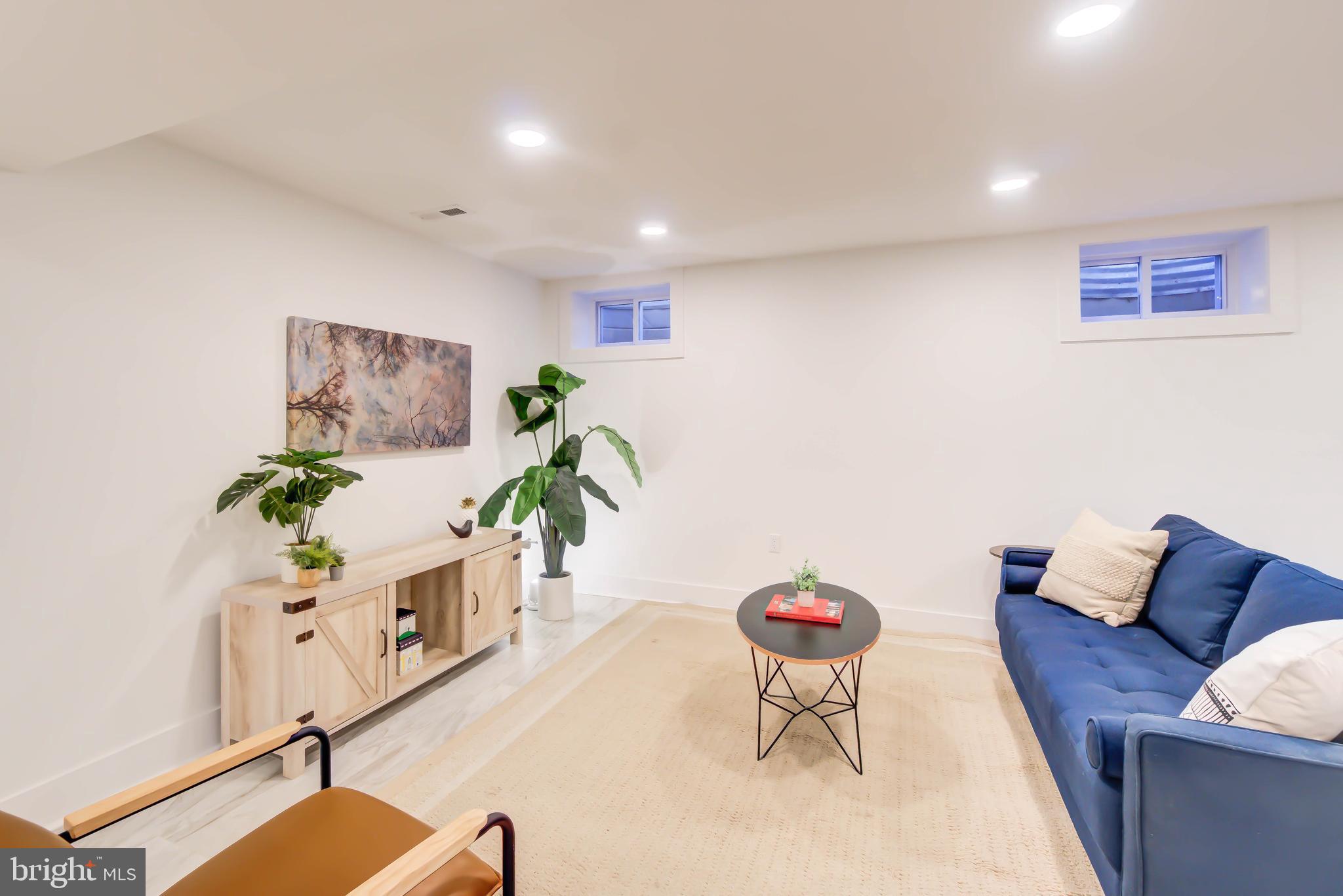 CRESTHAVEN - Residential