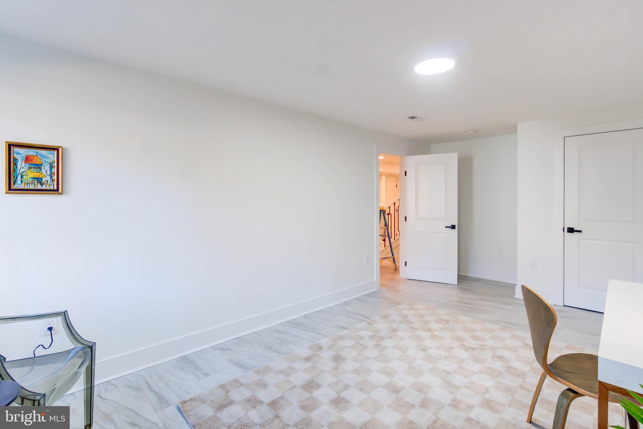 CRESTHAVEN - Residential