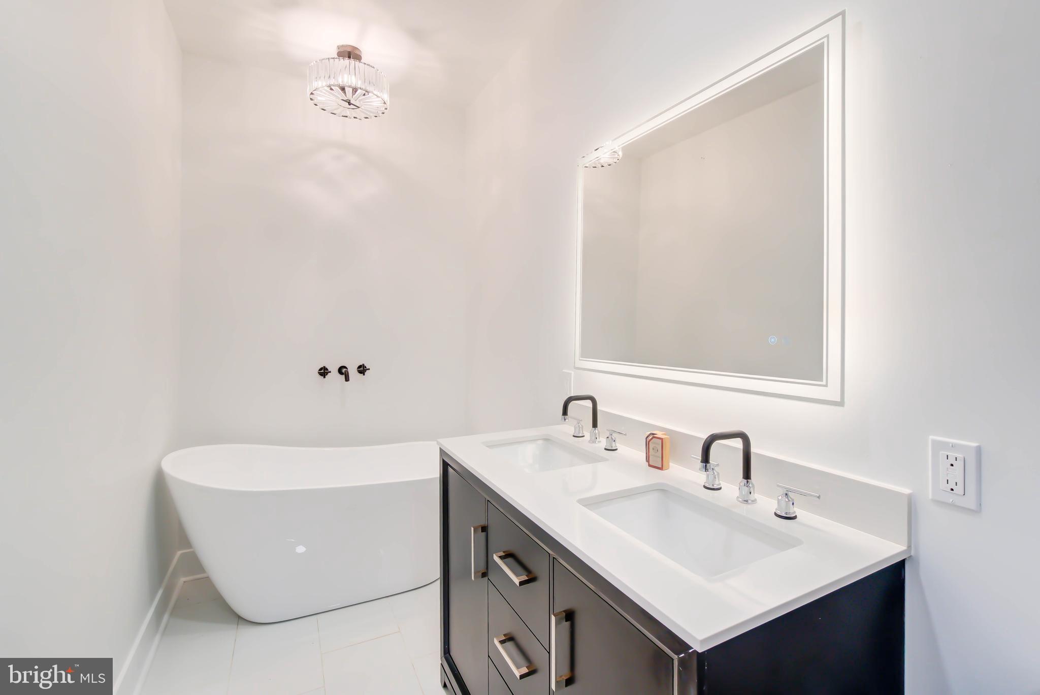 CRESTHAVEN - Residential