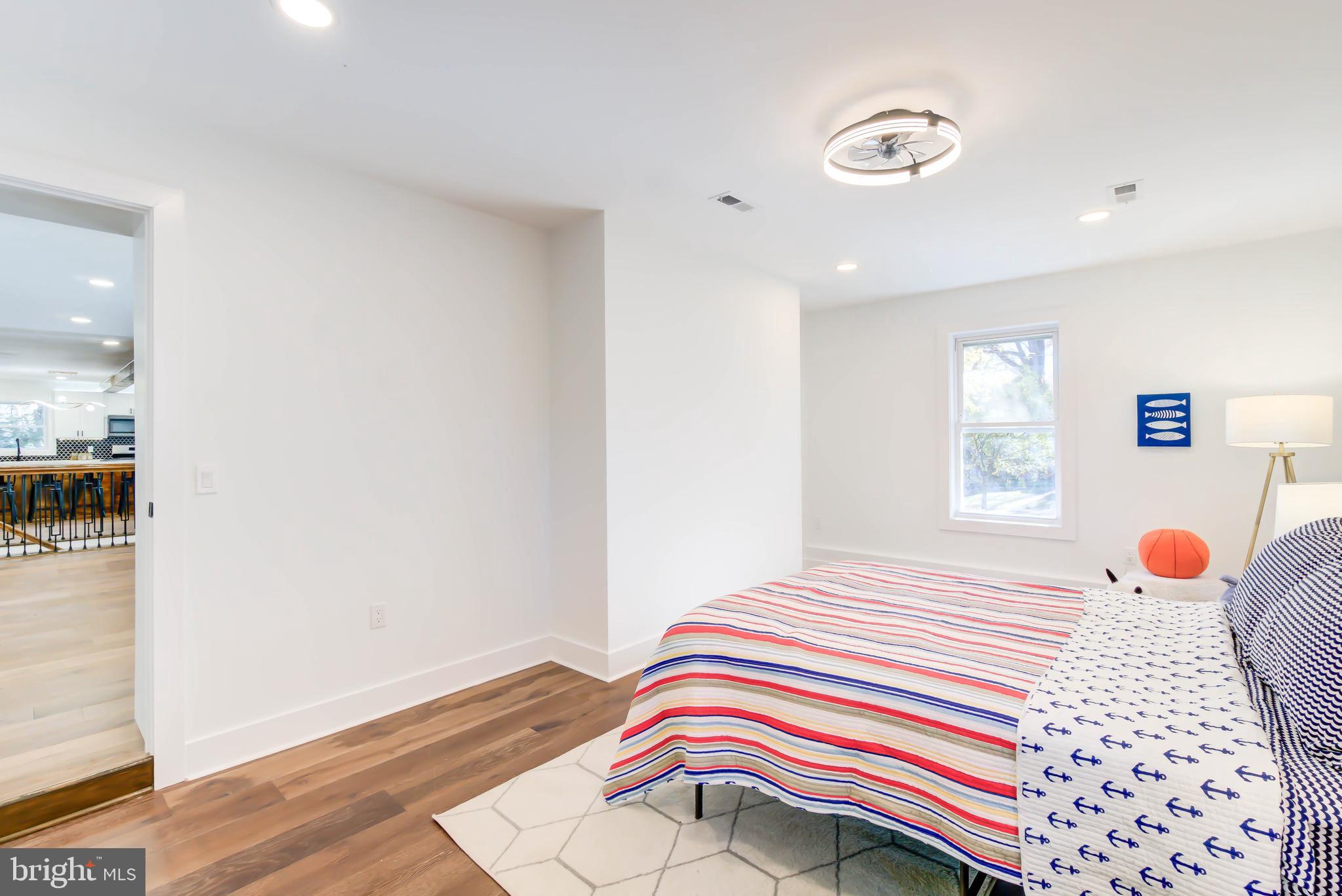 CRESTHAVEN - Residential