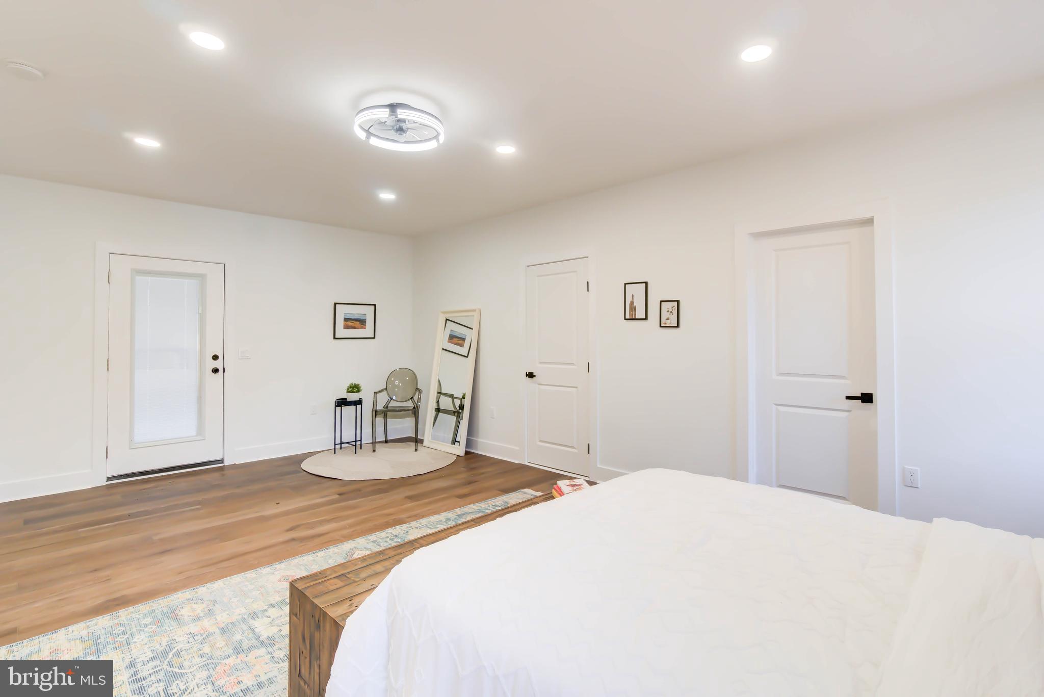 CRESTHAVEN - Residential