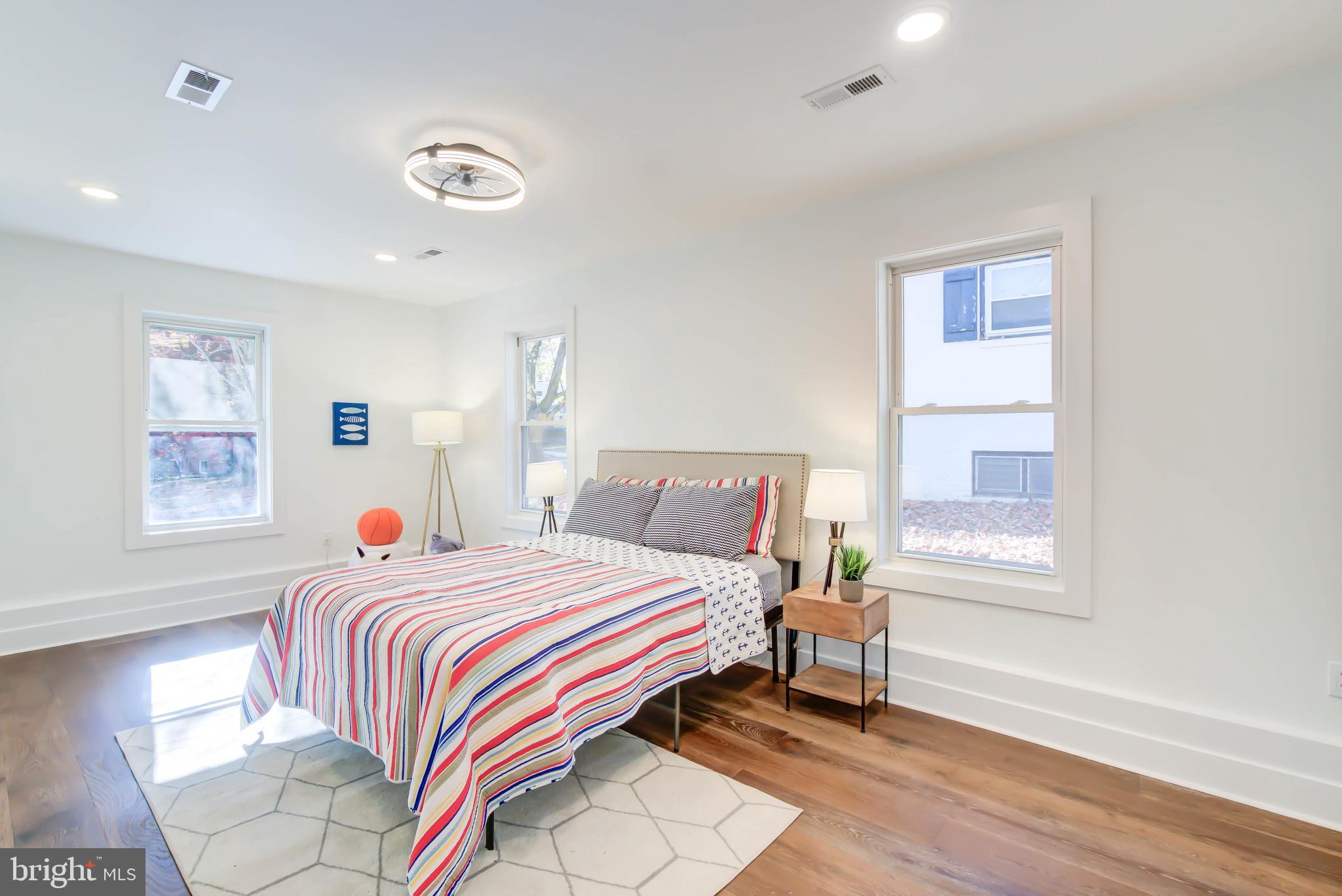 CRESTHAVEN - Residential