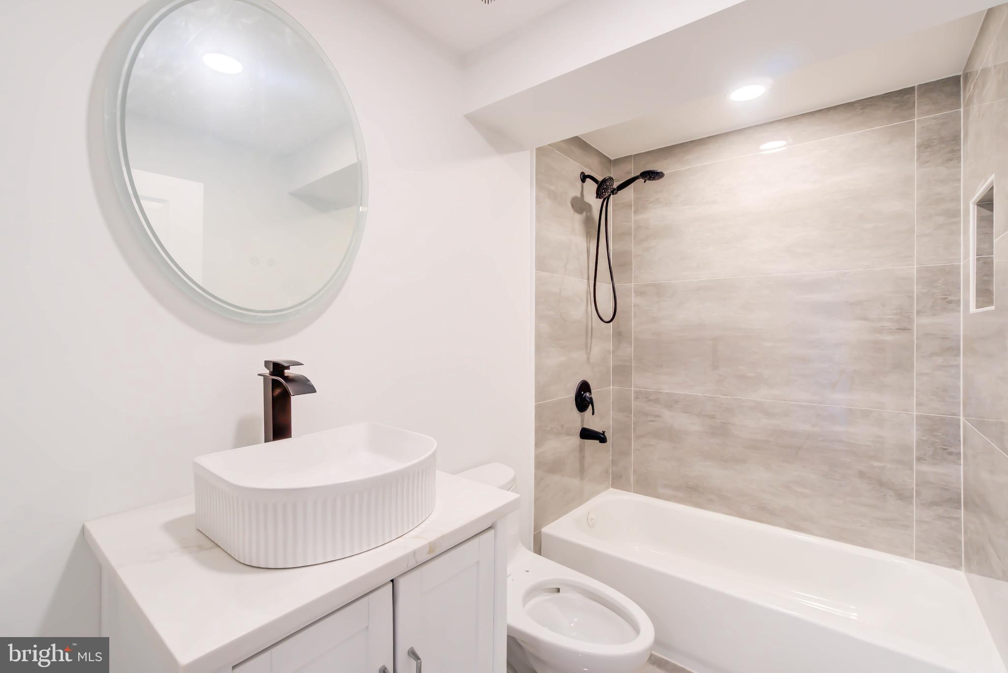 CRESTHAVEN - Residential