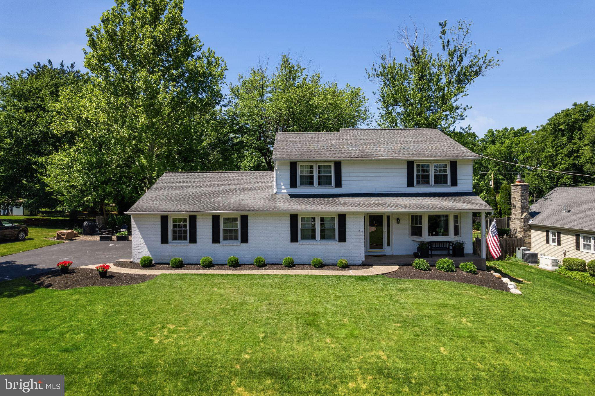 824 QUEENS DRIVE