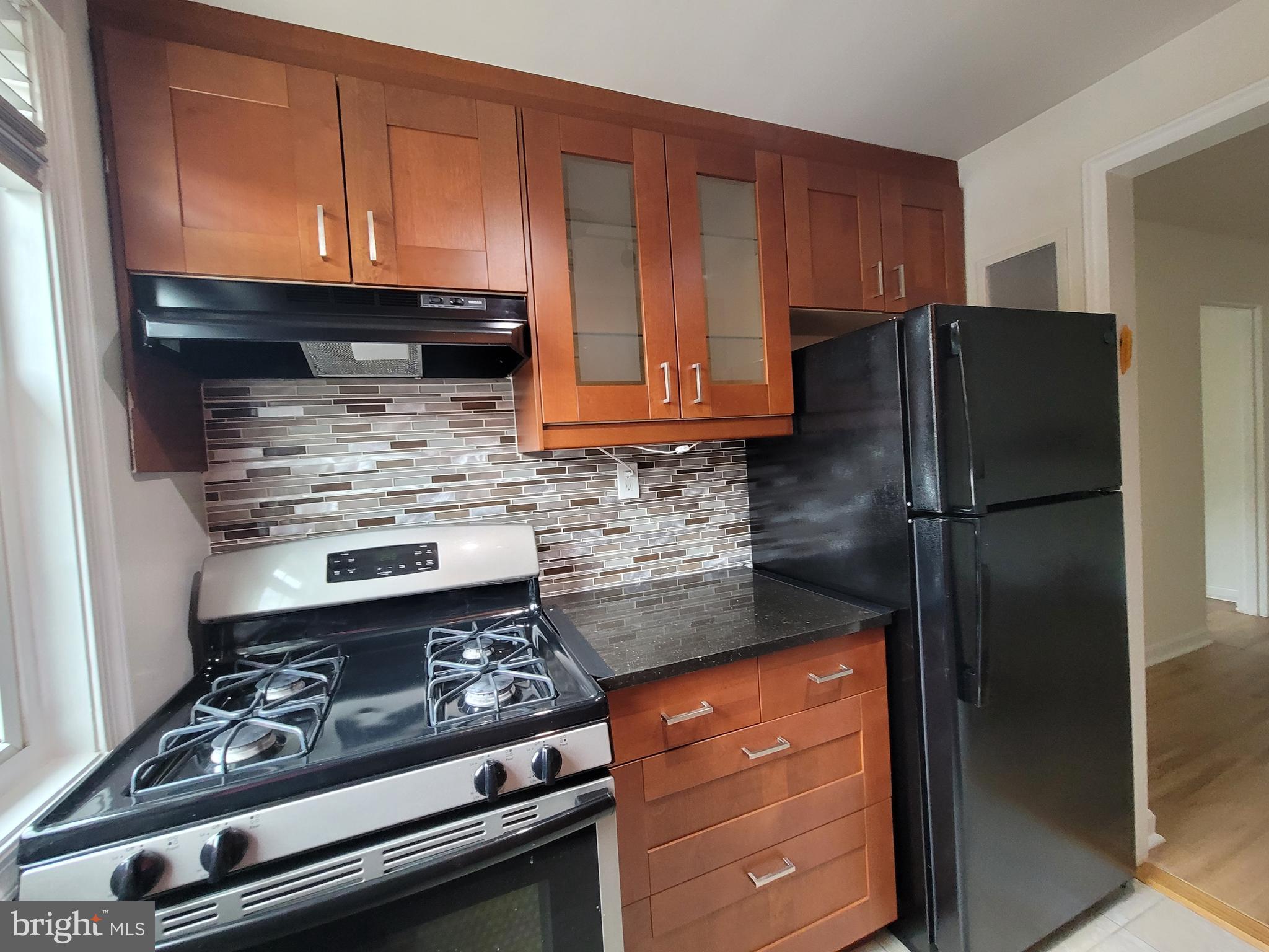 ARLINGTON OAKS - Residential Lease