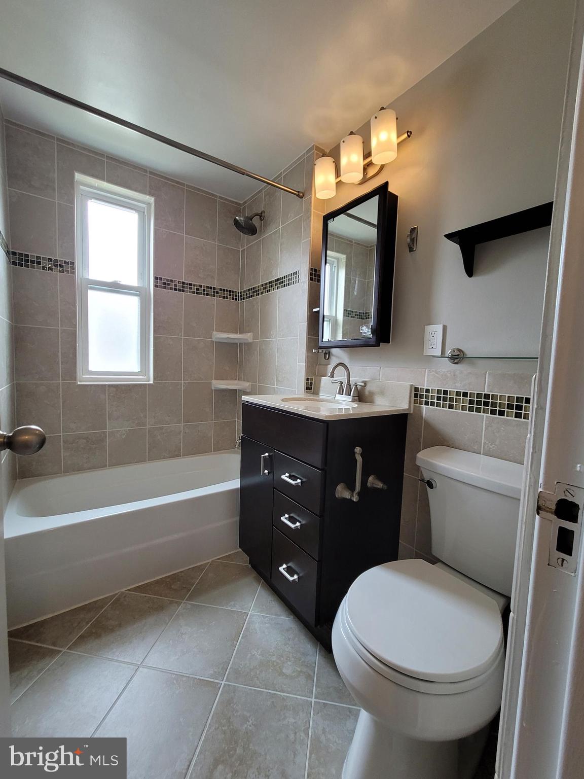 ARLINGTON OAKS - Residential Lease