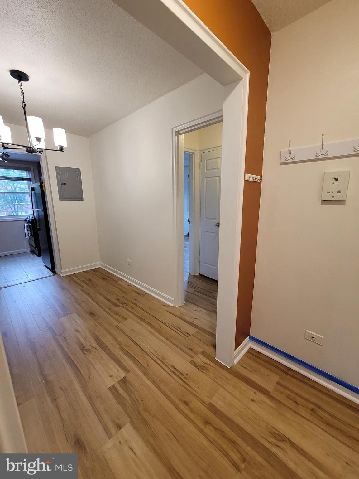 ARLINGTON OAKS - Residential Lease