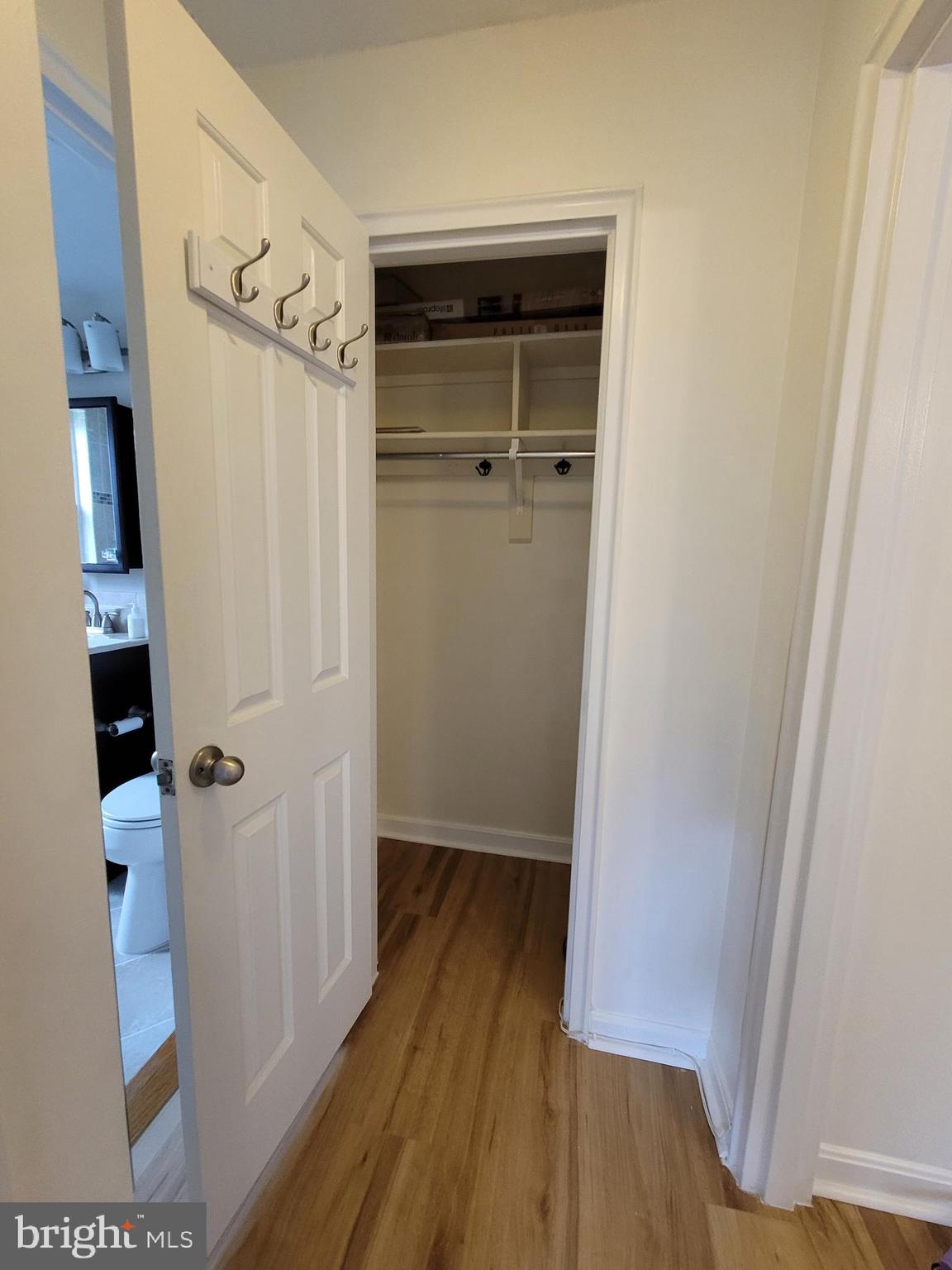 ARLINGTON OAKS - Residential Lease