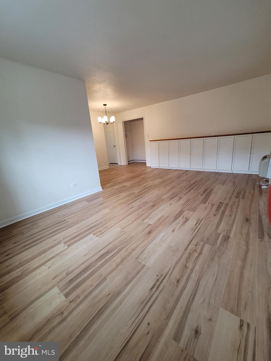 ARLINGTON OAKS - Residential Lease