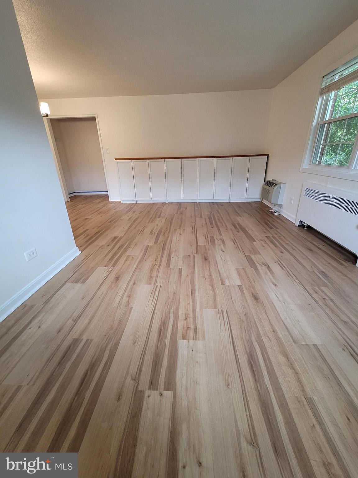 ARLINGTON OAKS - Residential Lease