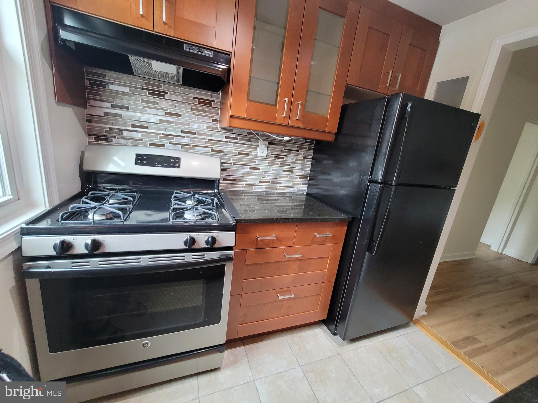 ARLINGTON OAKS - Residential Lease