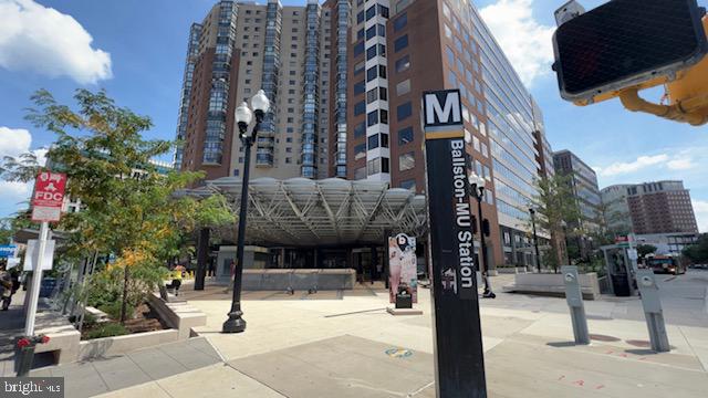 ARLINGTON OAKS - Residential Lease