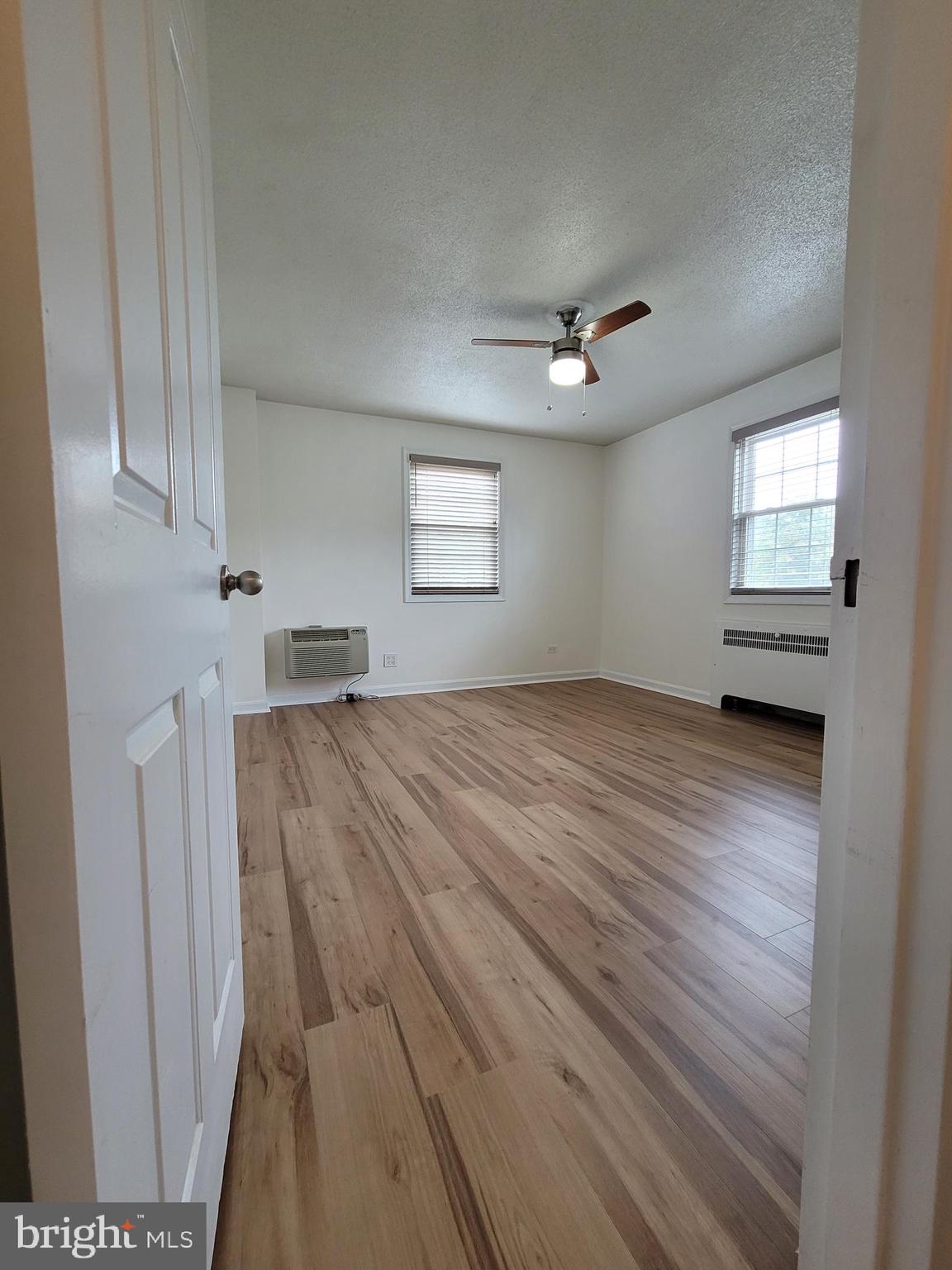 ARLINGTON OAKS - Residential Lease