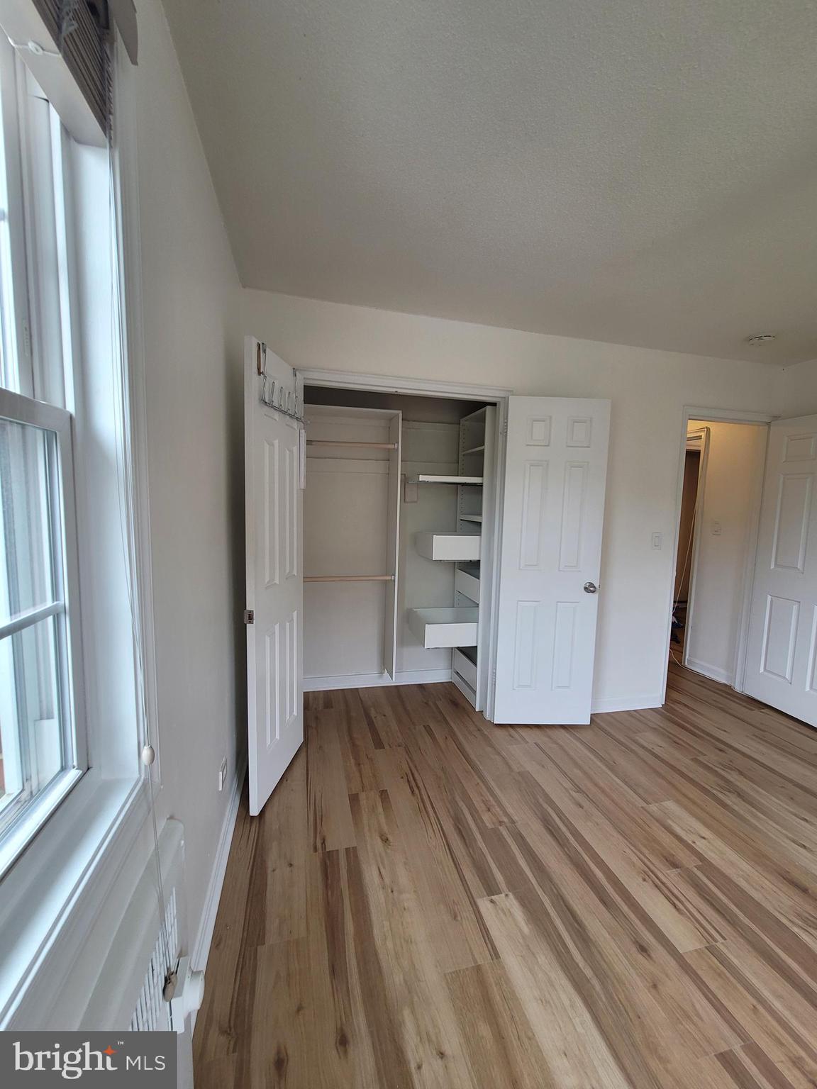 ARLINGTON OAKS - Residential Lease