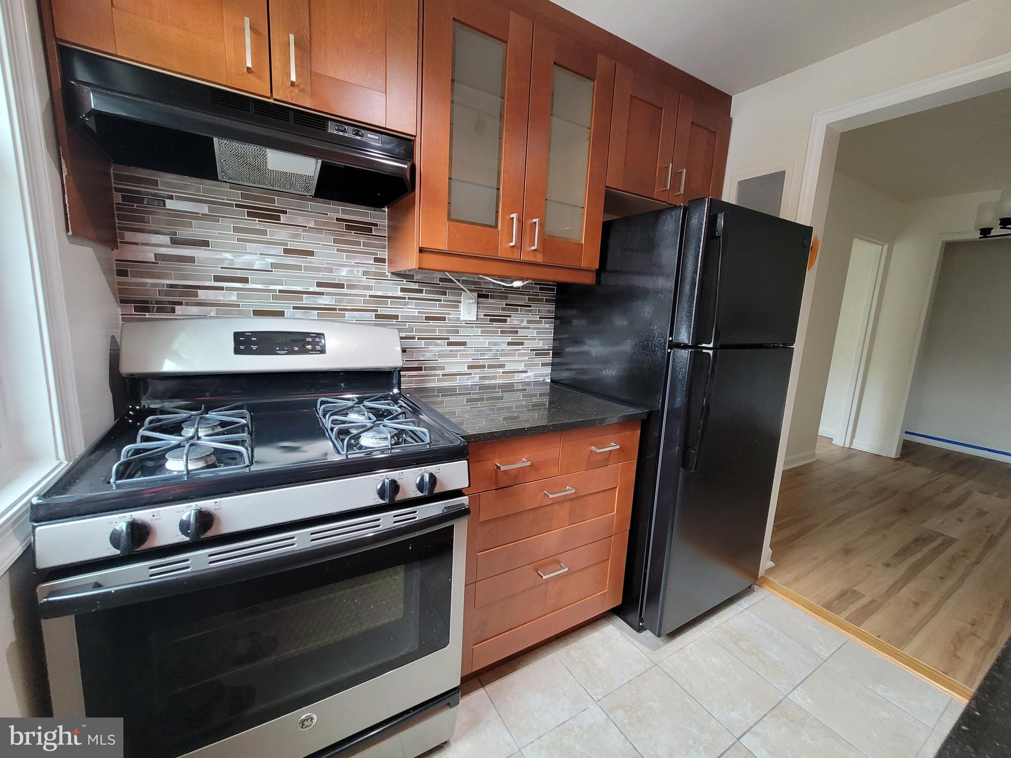 ARLINGTON OAKS - Residential Lease