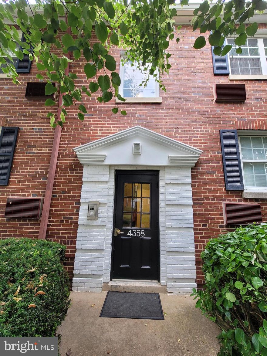 Welcome to 4358 N Pershing Dr, beautiful 1 bedroom 1 bath unit on the second floor overlooking the common area, freshly painted, new floors, very clean, with common laundry in the same building. Close to supermarket, pharmacies, restaurants, shopping mall, and public transportation. Ballston mall and metro Come and enjoy this vibrant community.