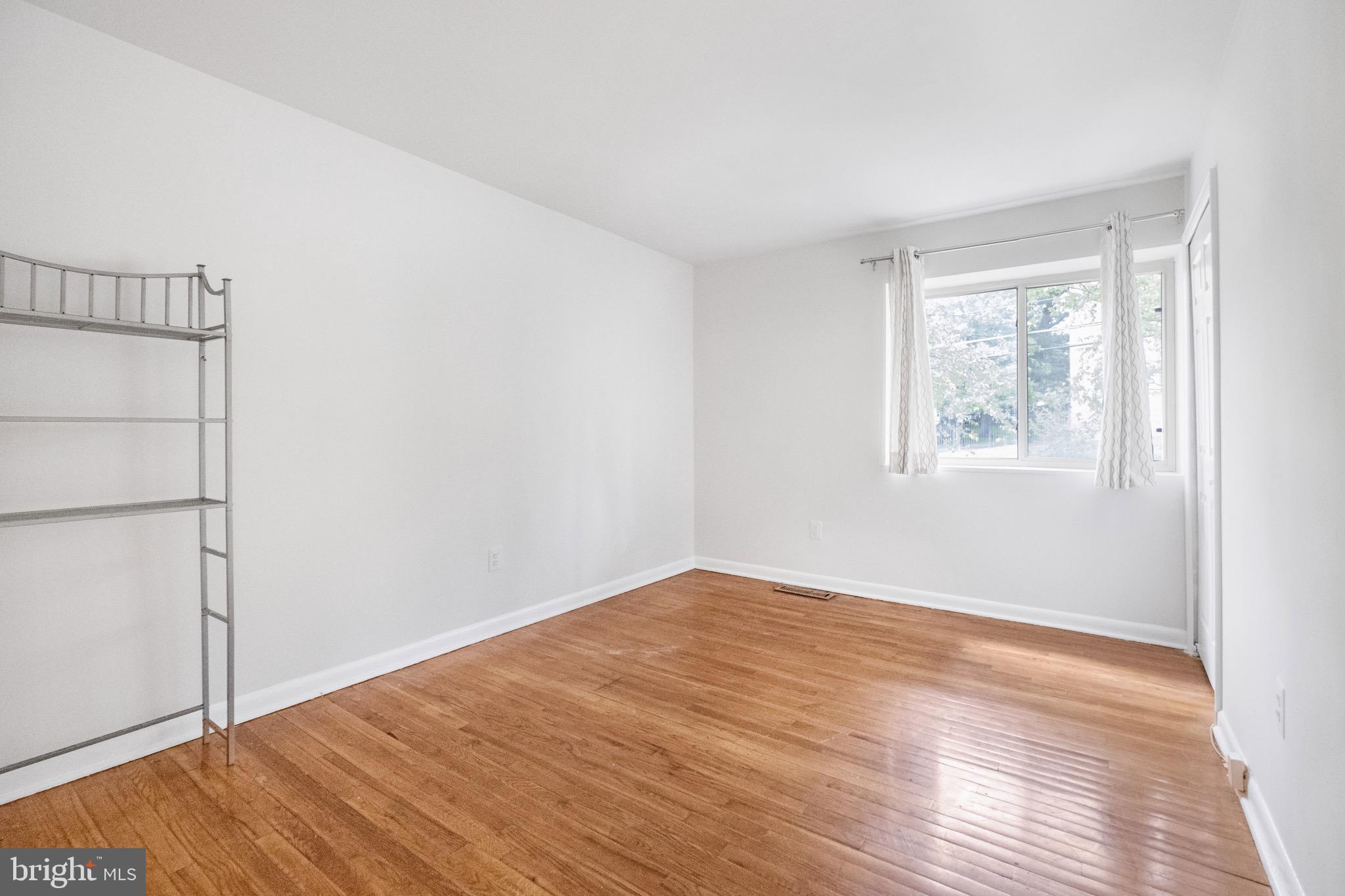 SILVER SPRING - Residential Lease