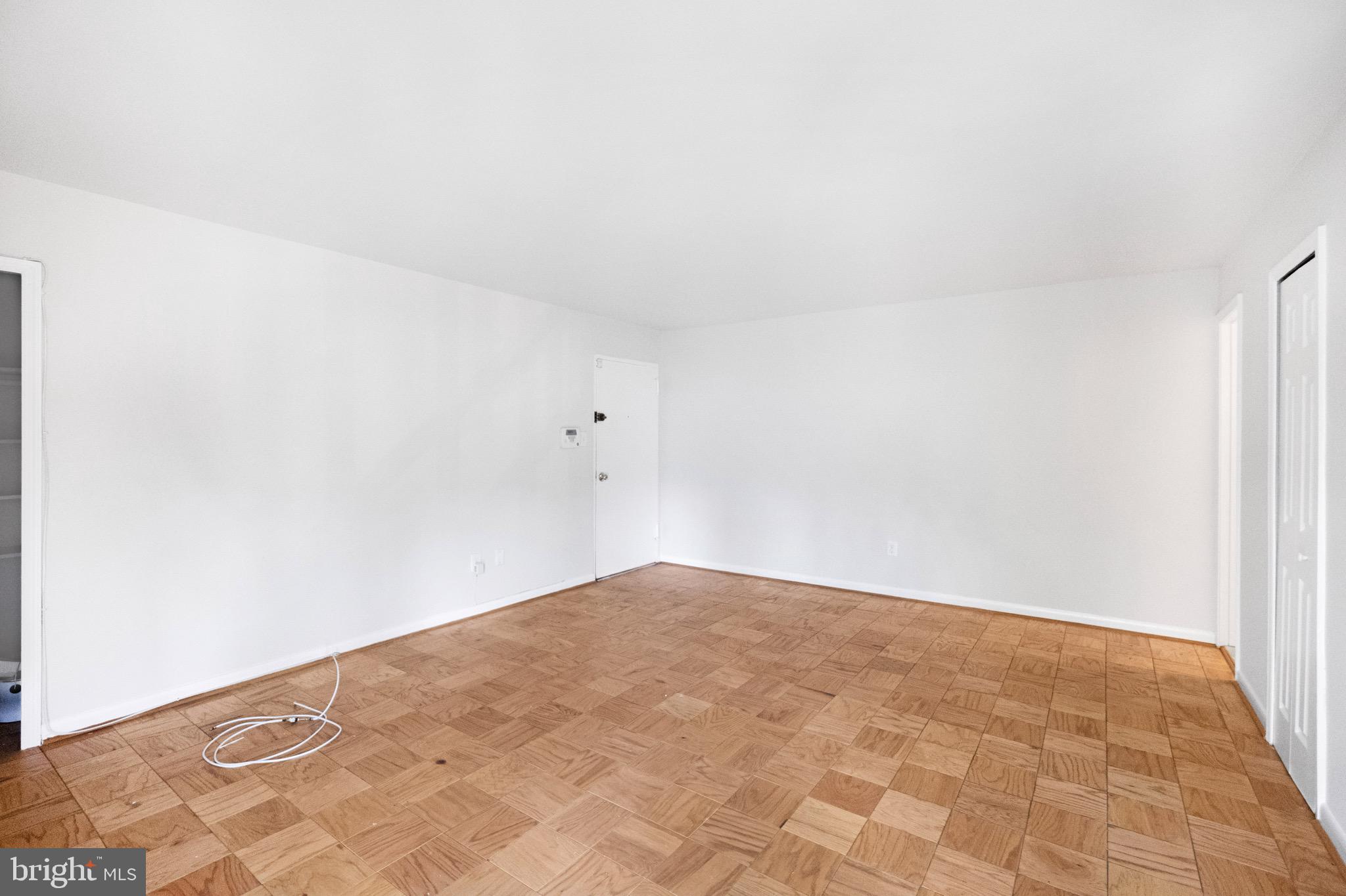 SILVER SPRING - Residential Lease