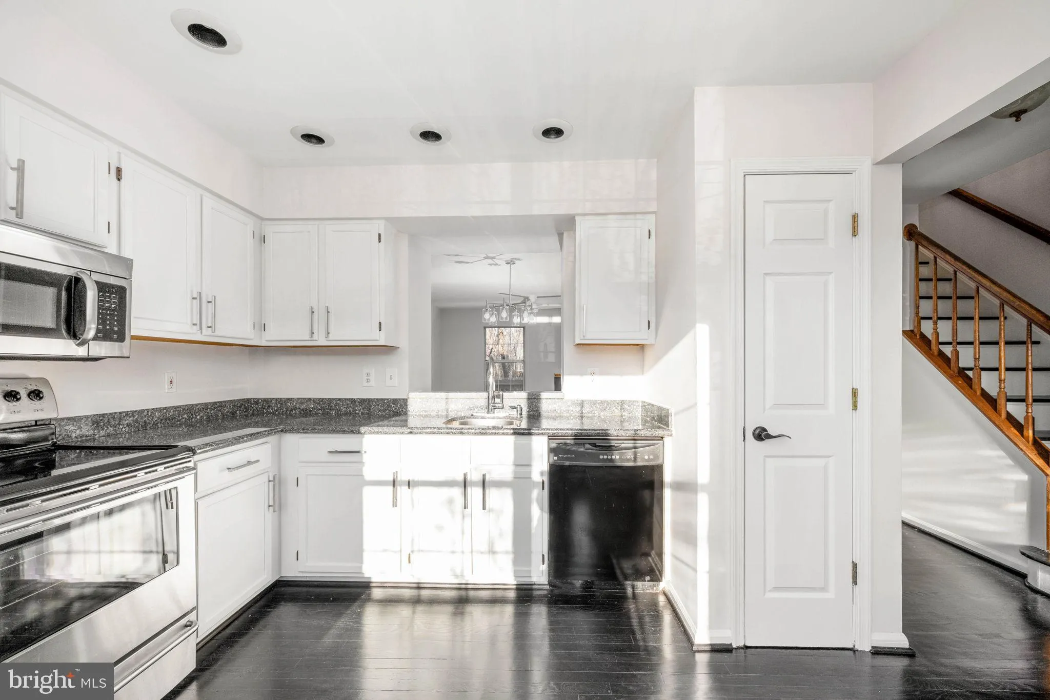 Dumfries, Virginia 22026, United States, 3 Bedrooms Bedrooms, ,3 BathroomsBathrooms,Residential,Active,250323