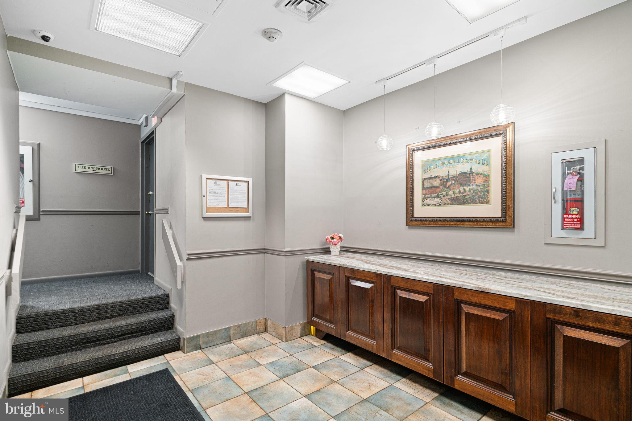 FAIRMOUNT - Residential