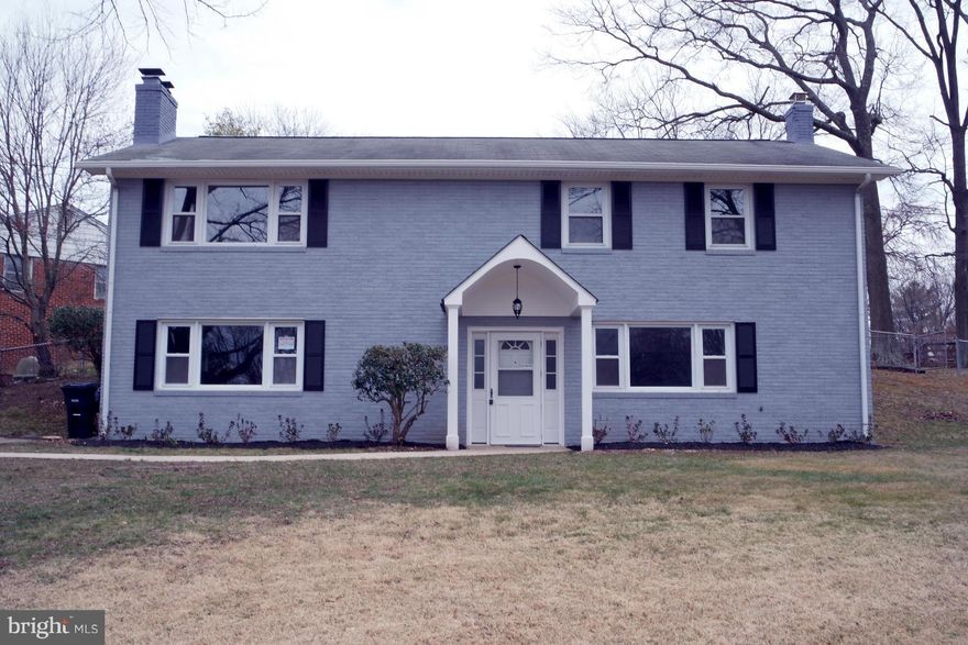 Gorgeous Remodeled Bi-Level Home, with 4 Bedrooms 2.5 Bathrooms, Brand New Kitchen with Granite Counters, New Cabinets, Stainless Steel Appliances, Hardwood Floors, Updated Custom Design Bathrooms with Italian Ceramic Tiles, Finished Basement with Full Bathroom, 2 Fire Places, Large Family Room with New Flooring, Nice Private Back Yard, Large Driveway with Plenty of Parking. Must See.