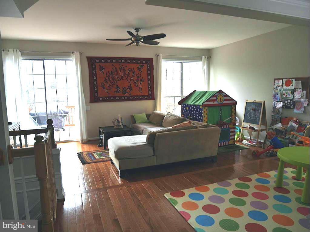 CASCADES - Residential Lease