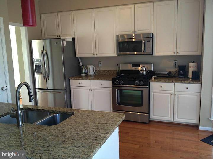 CASCADES - Residential Lease