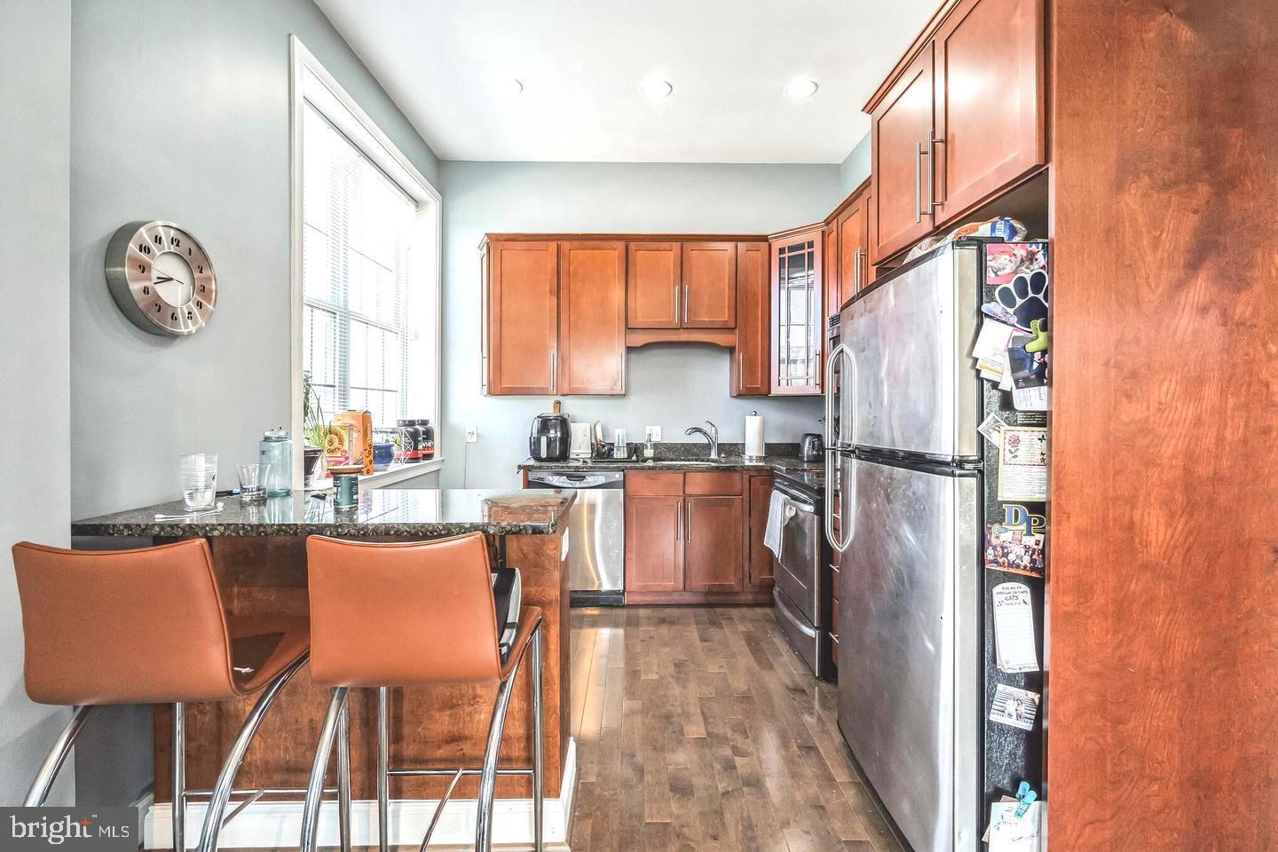 207 RECTOR STREET 2R