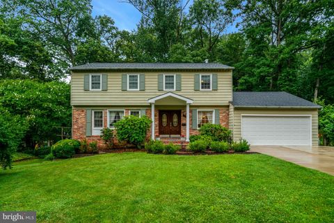 Photo of 8304 Five Gates Road, ANNANDALE, VA 22003 (MLS # VAFX2324094)