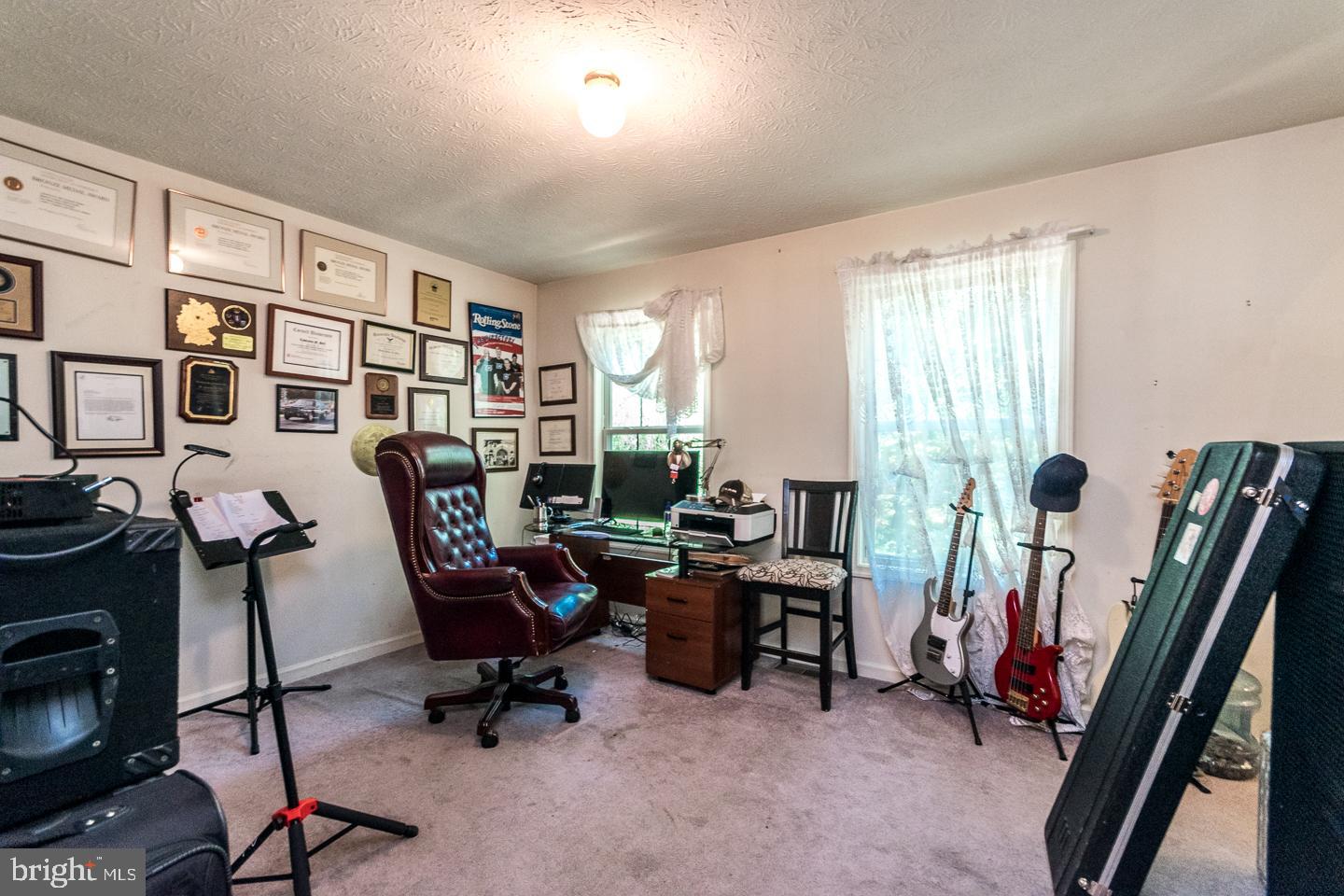 AHALT ACRES - Residential