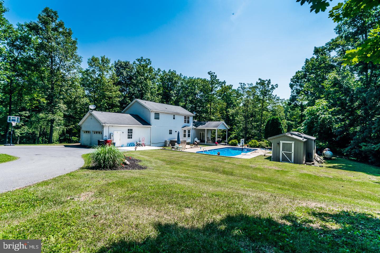 AHALT ACRES - Residential