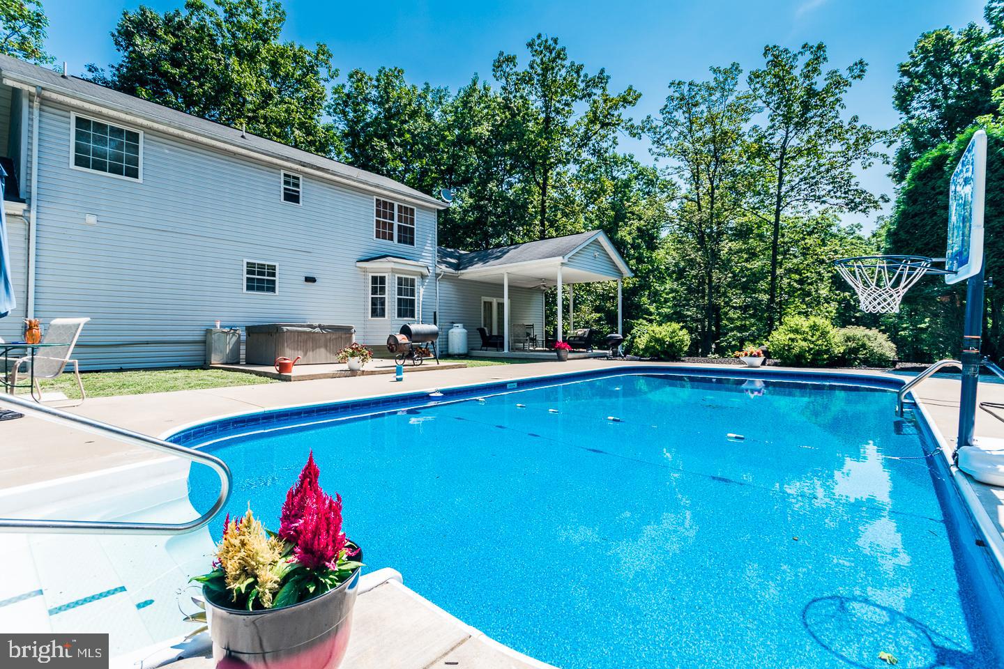 AHALT ACRES - Residential