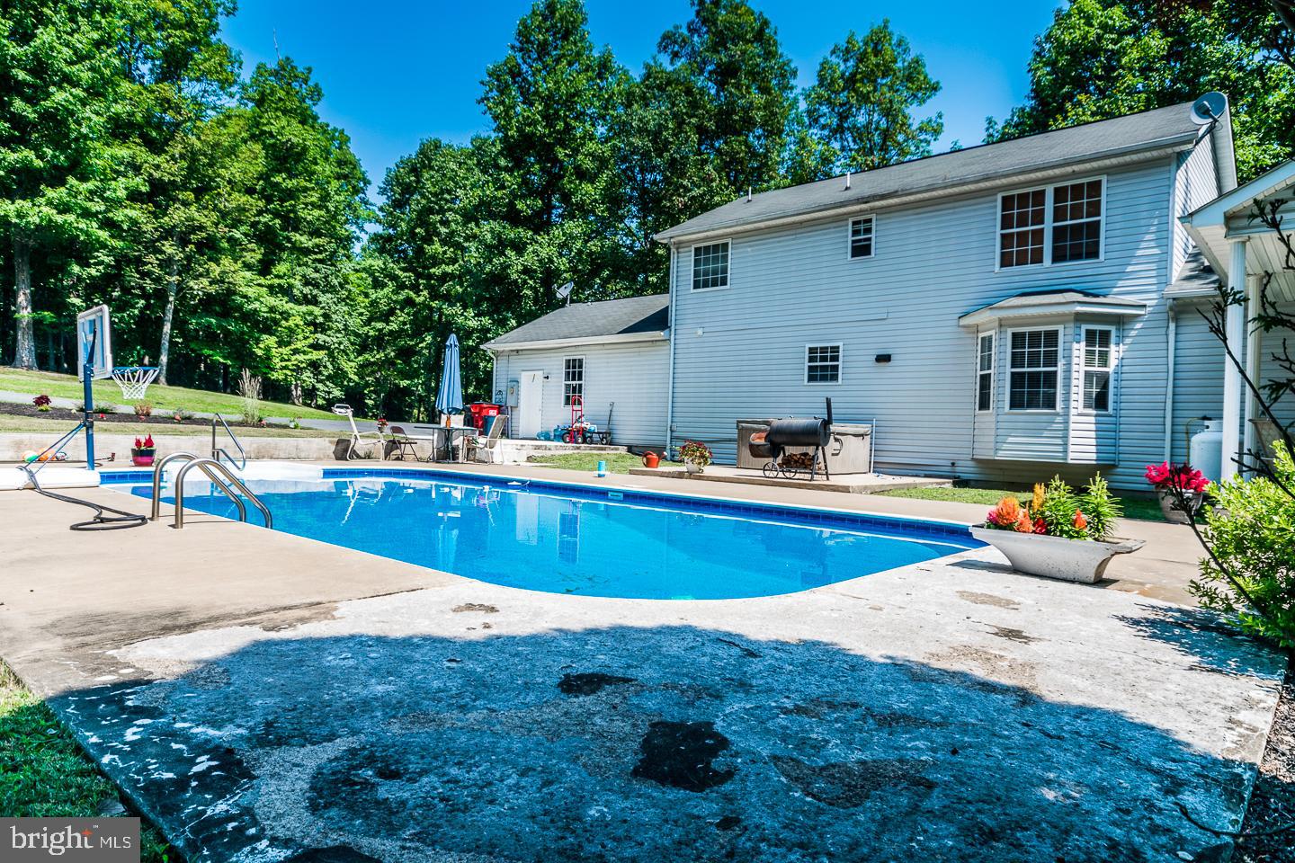 AHALT ACRES - Residential