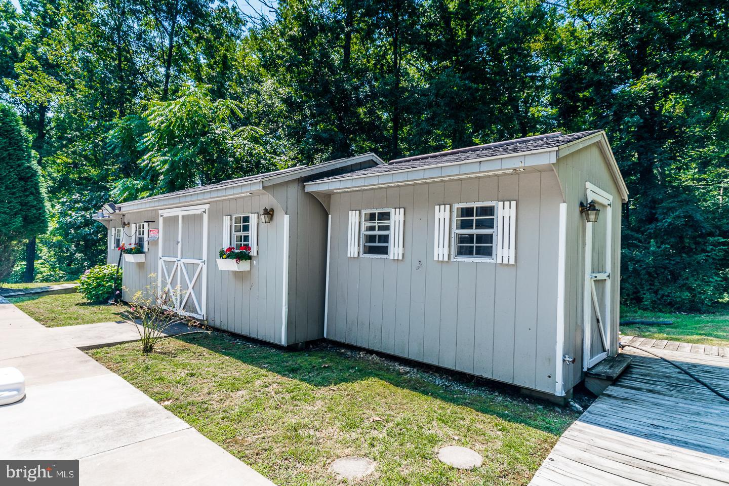 AHALT ACRES - Residential