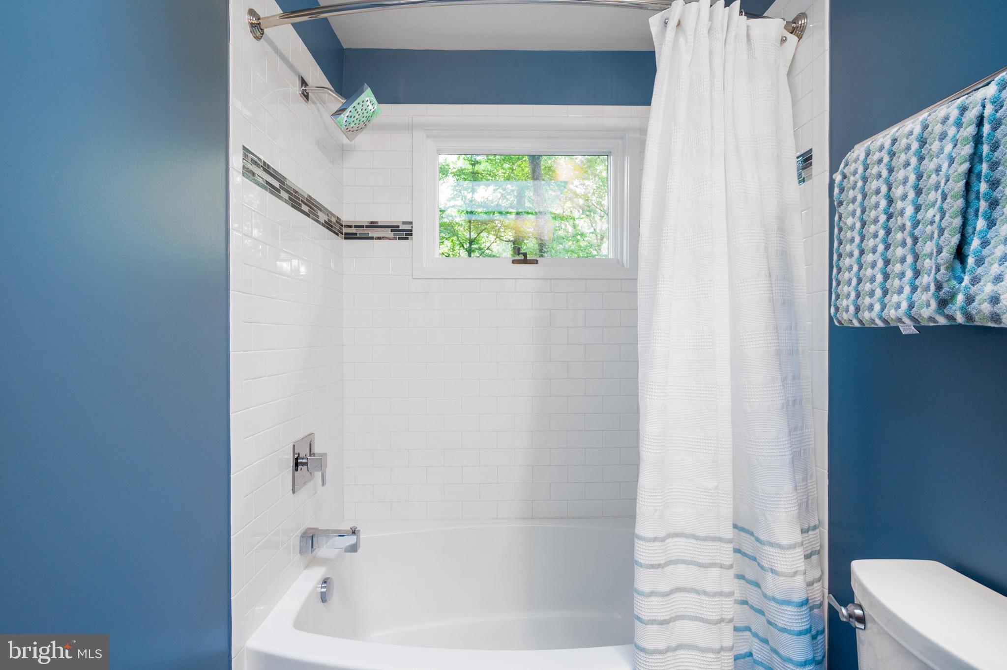 HOLLIN HILLS - Residential