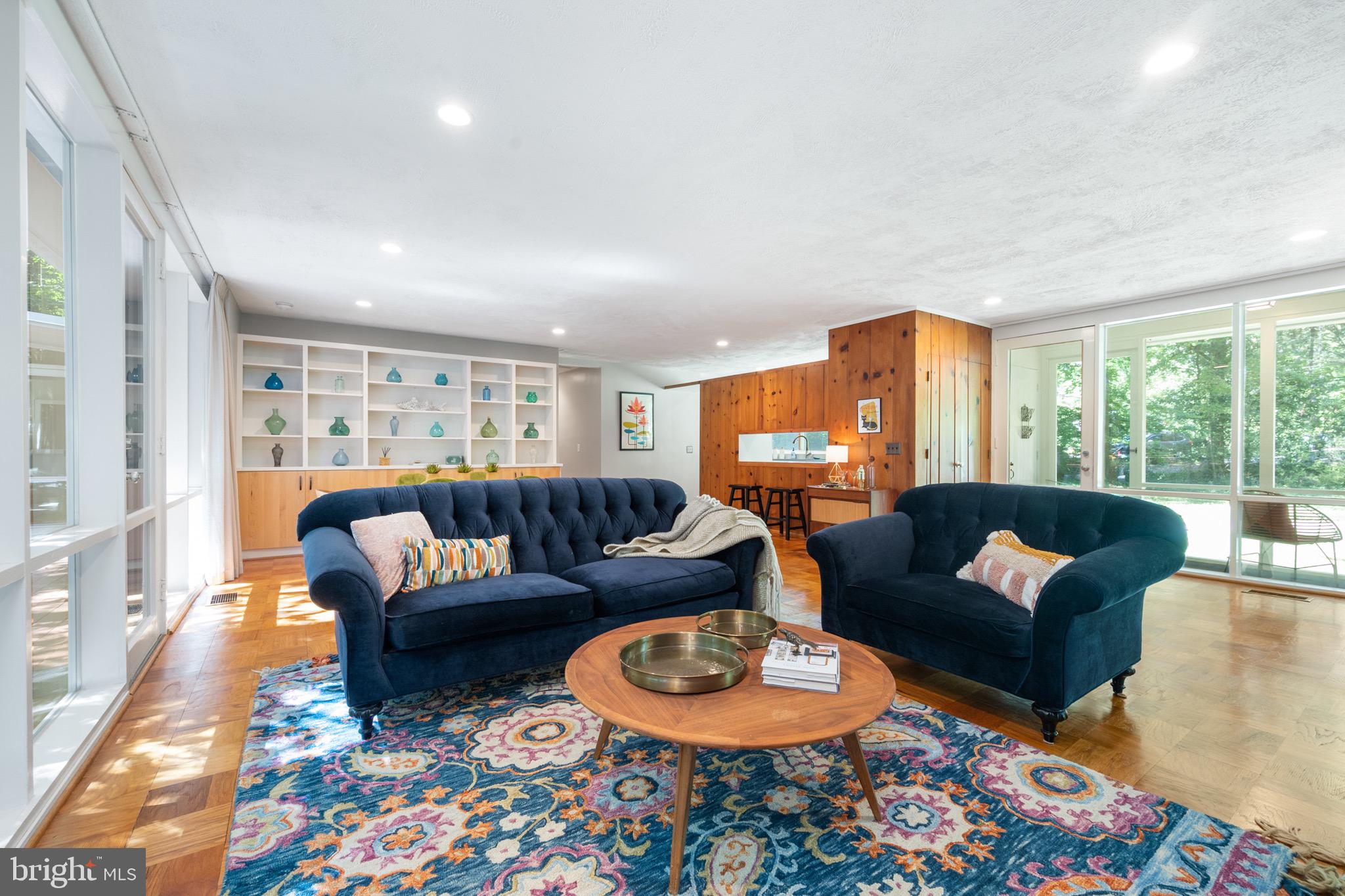 HOLLIN HILLS - Residential