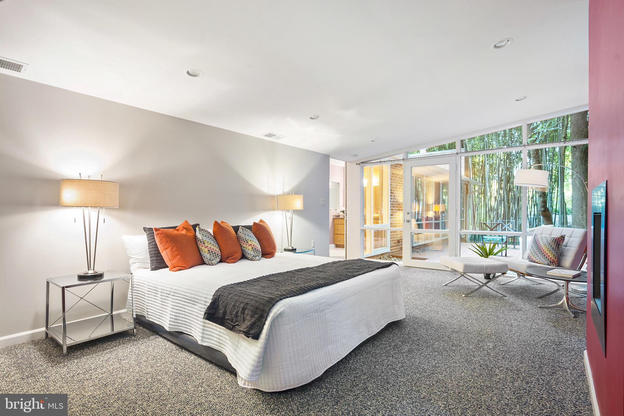 HOLLIN HILLS - Residential