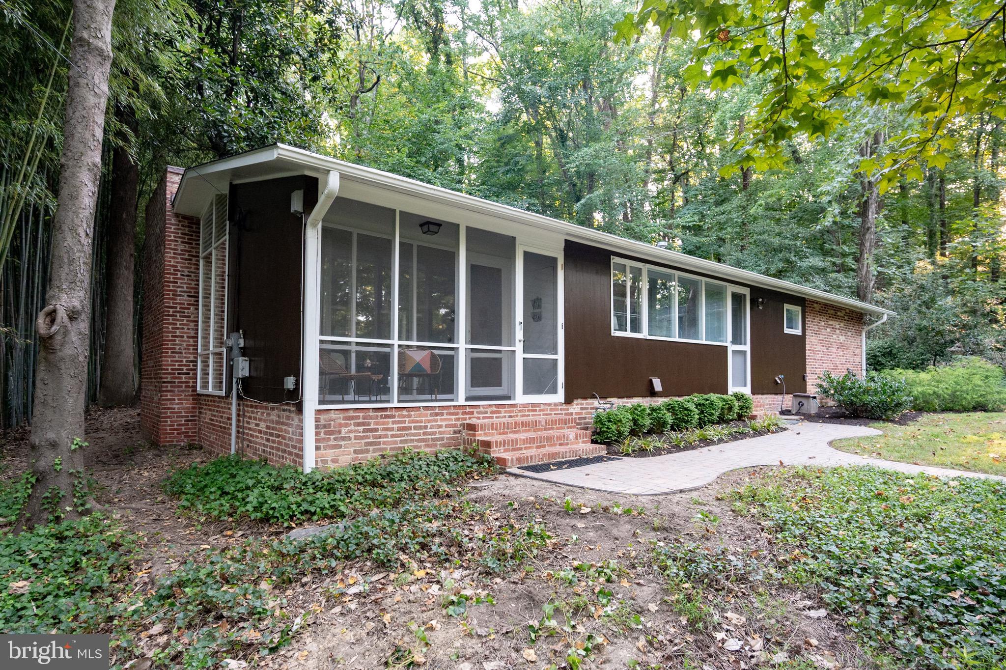 HOLLIN HILLS - Residential