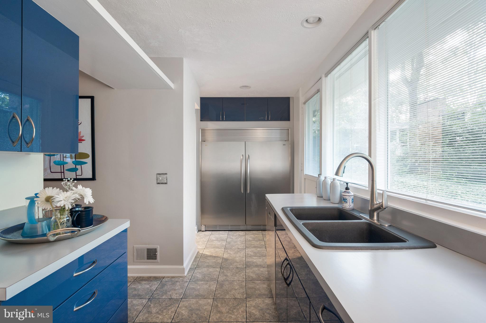 HOLLIN HILLS - Residential