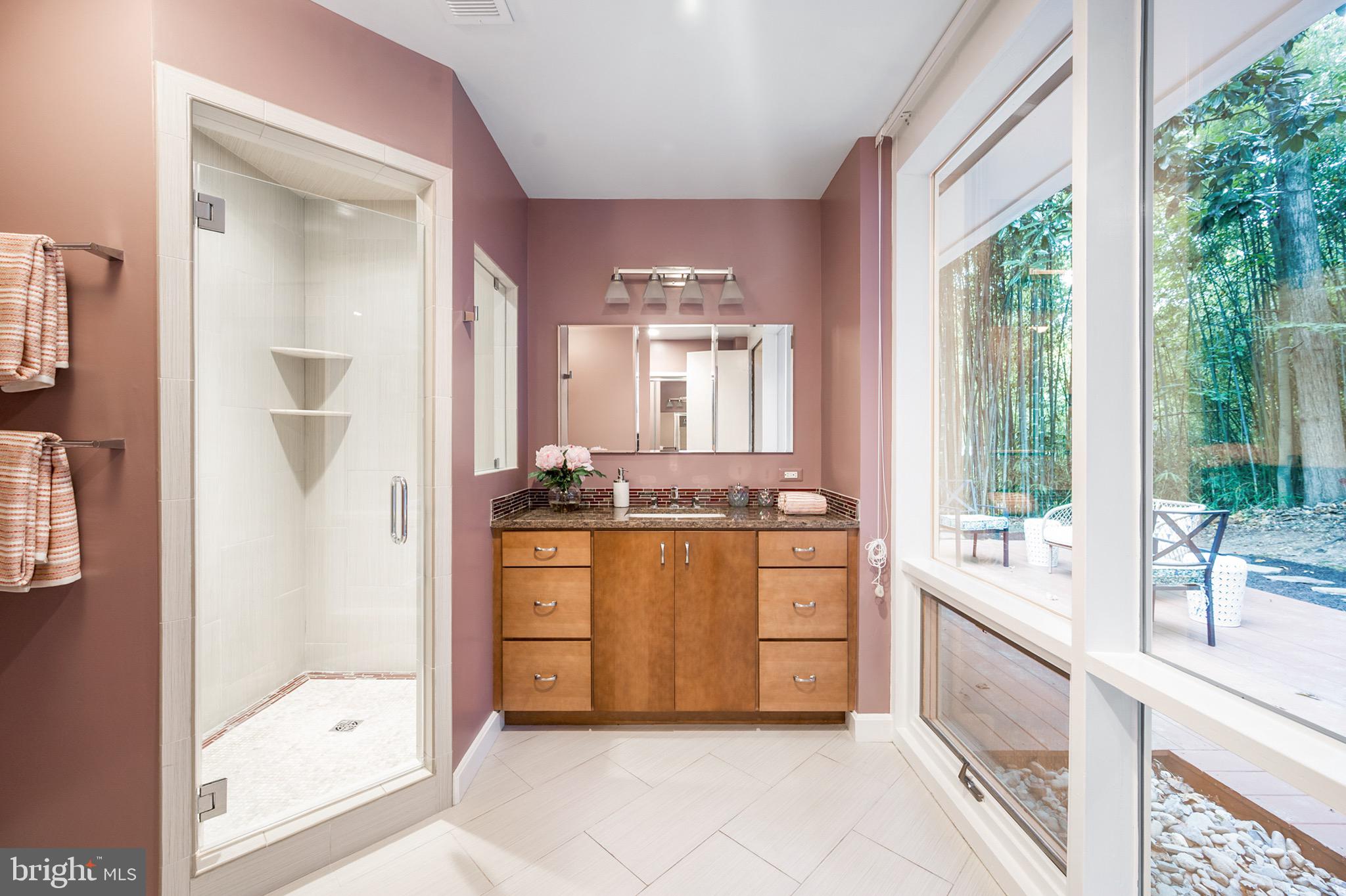 HOLLIN HILLS - Residential