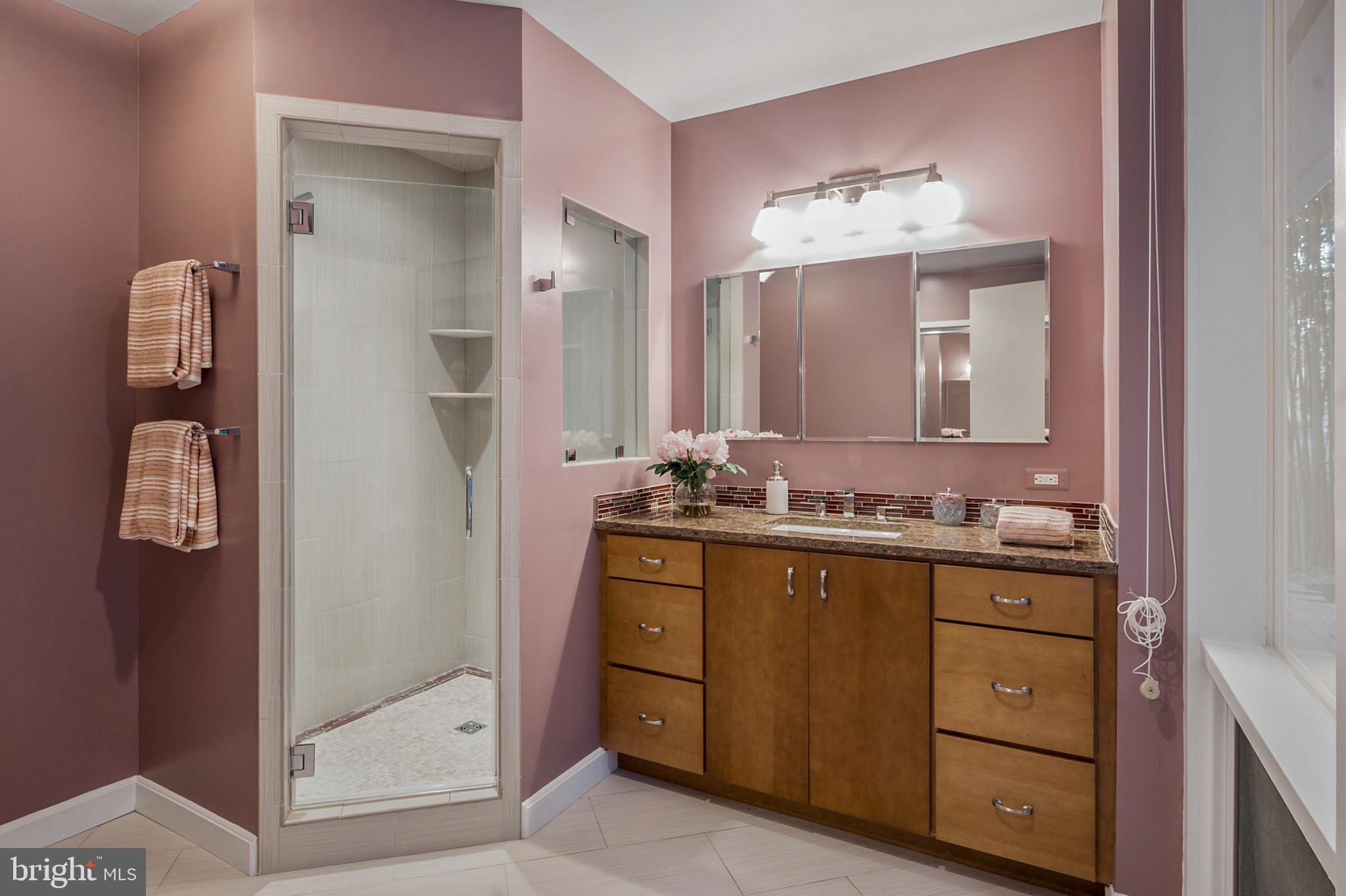 HOLLIN HILLS - Residential