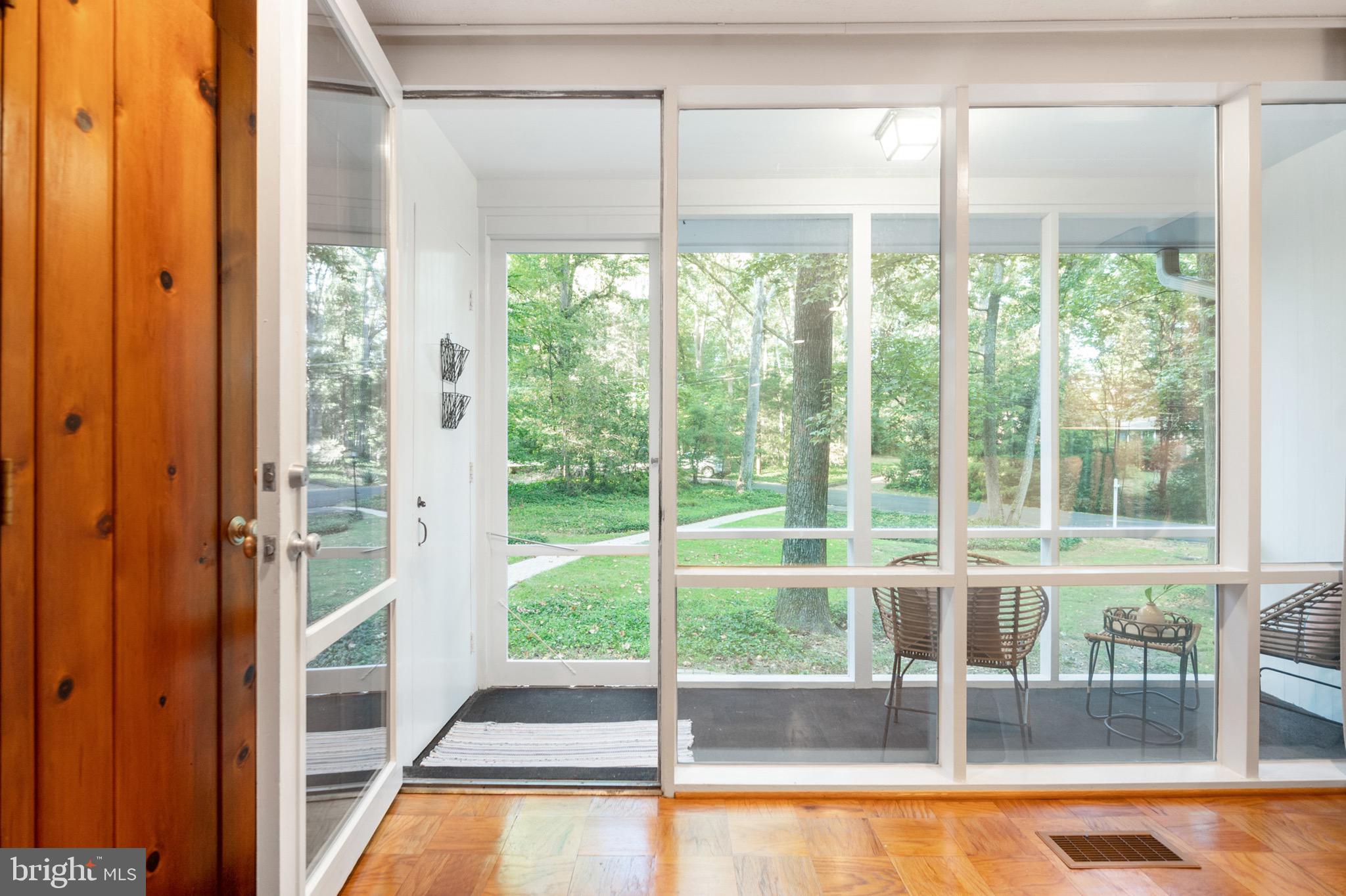 HOLLIN HILLS - Residential