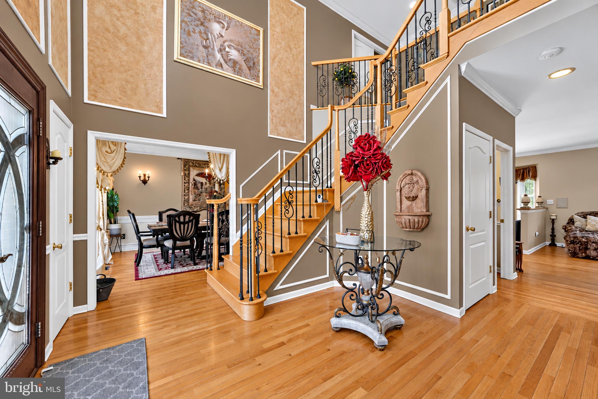10 TREETOPS DRIVE