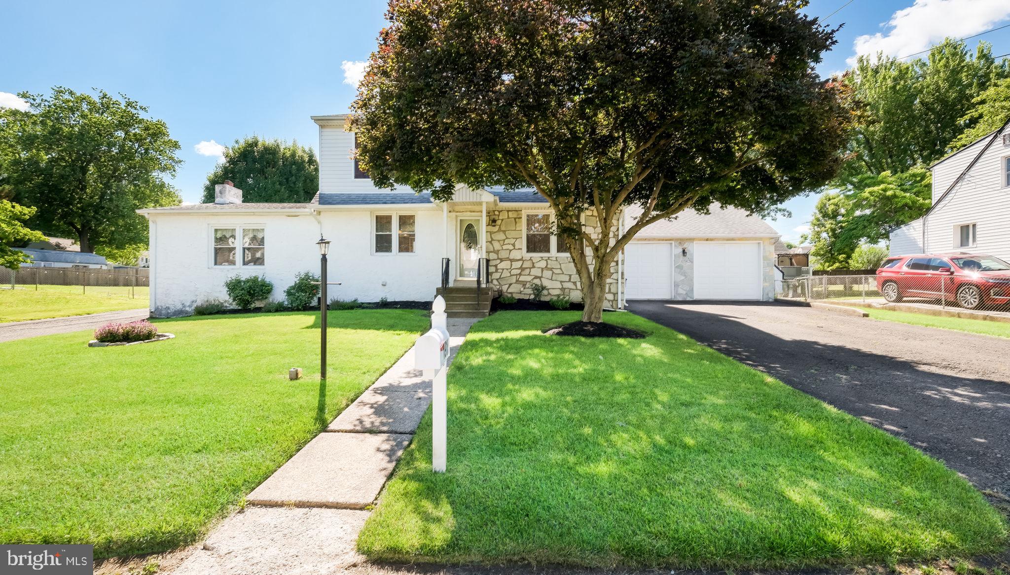 1915 GRAND AVENUE