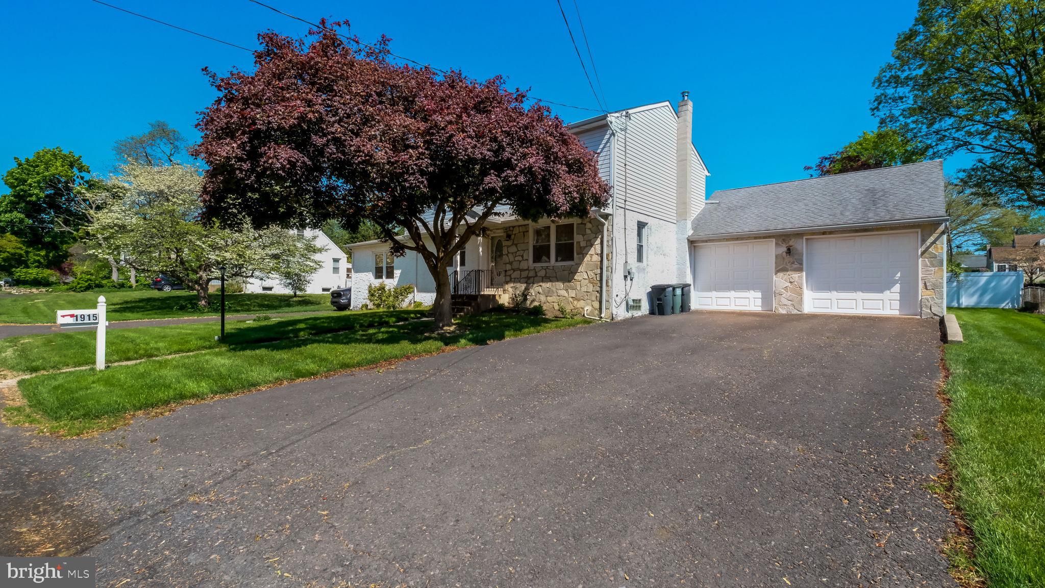 1915 GRAND AVENUE